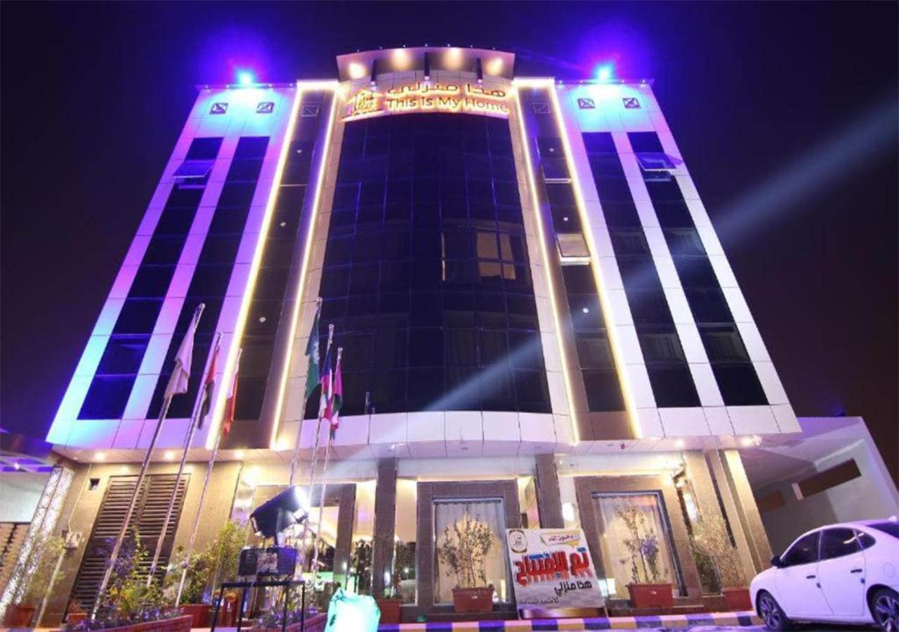 هذا منزلى الحمراء Riyadh Exterior photo