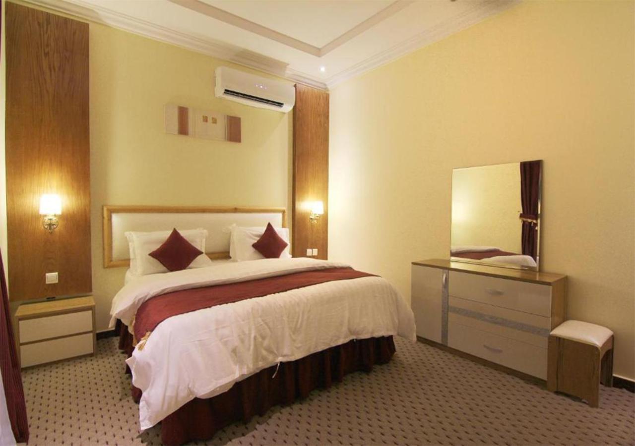هذا منزلى الحمراء Riyadh Exterior photo