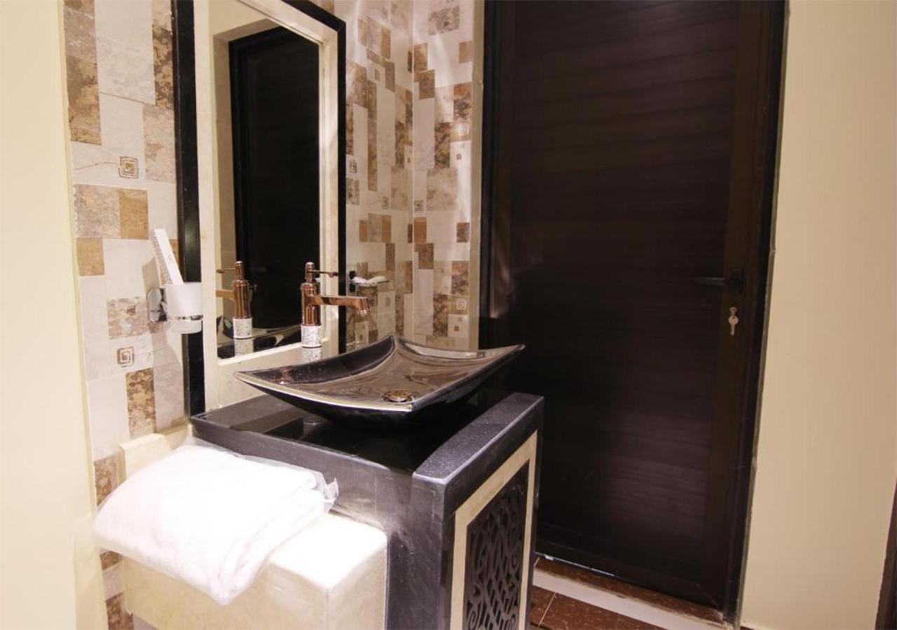 هذا منزلى الحمراء Riyadh Exterior photo
