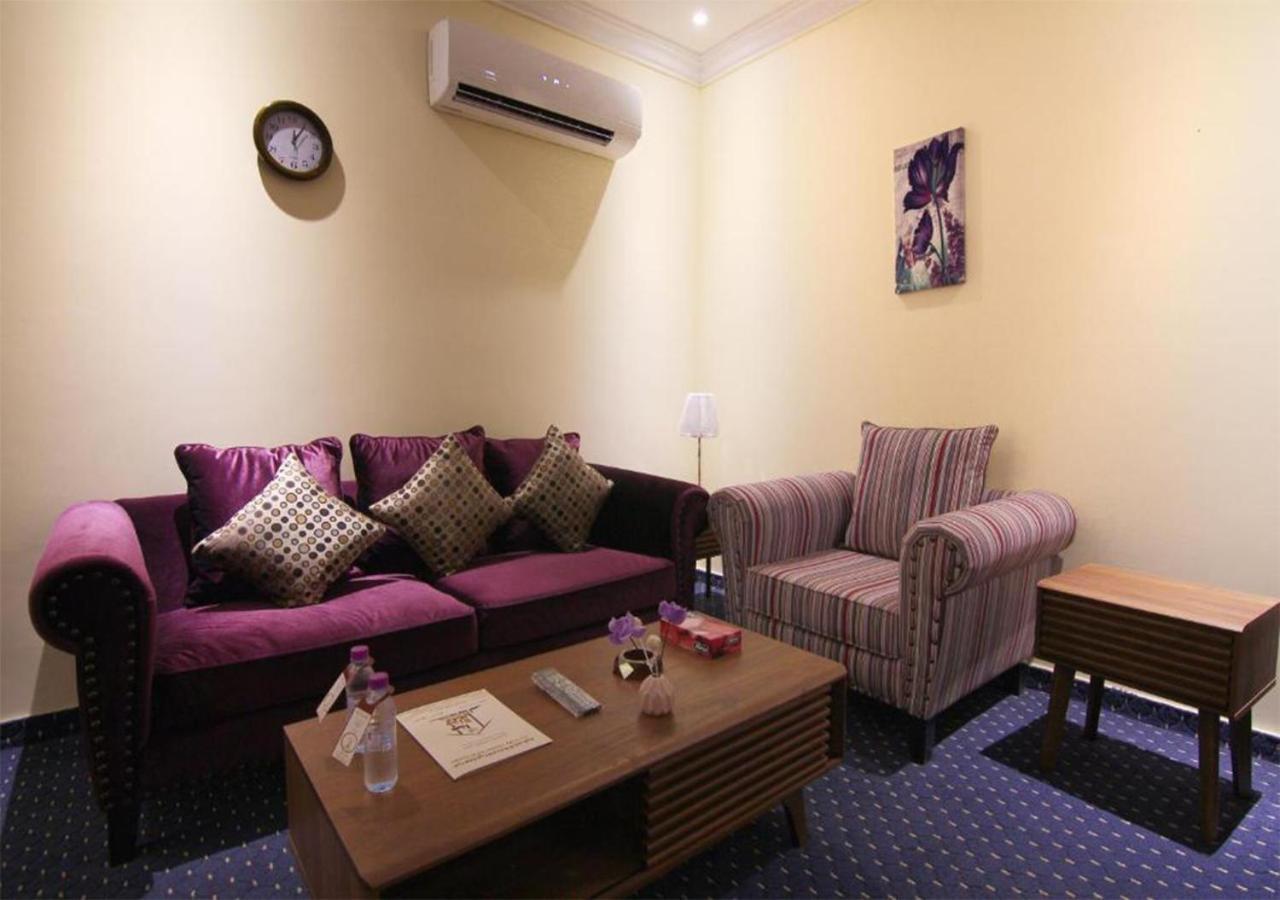 هذا منزلى الحمراء Riyadh Exterior photo