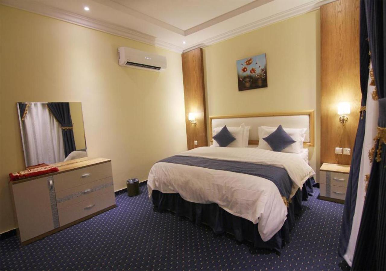 هذا منزلى الحمراء Riyadh Exterior photo