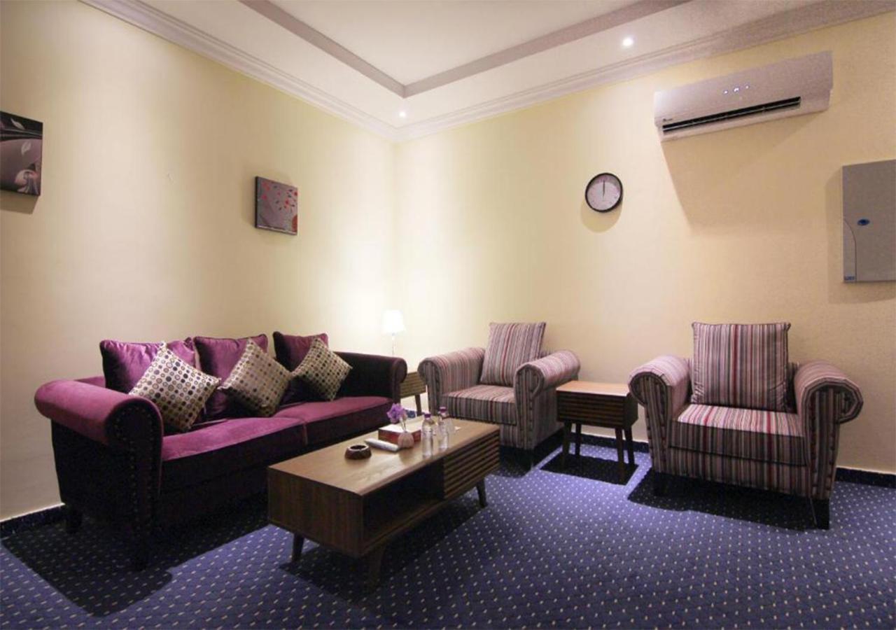 هذا منزلى الحمراء Riyadh Exterior photo