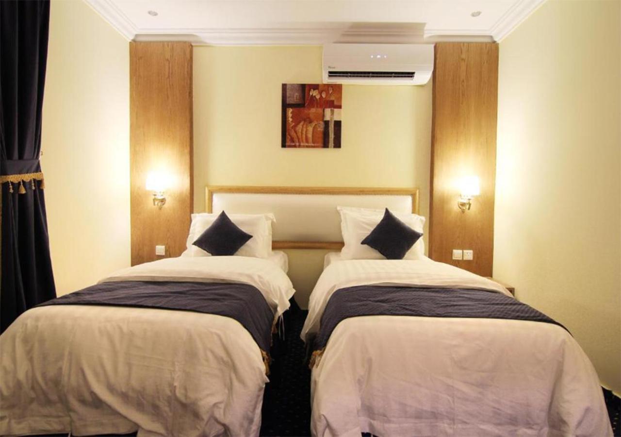 هذا منزلى الحمراء Riyadh Exterior photo