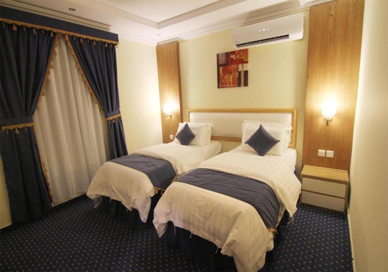هذا منزلى الحمراء Riyadh Exterior photo