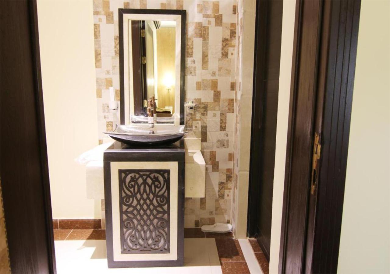 هذا منزلى الحمراء Riyadh Exterior photo