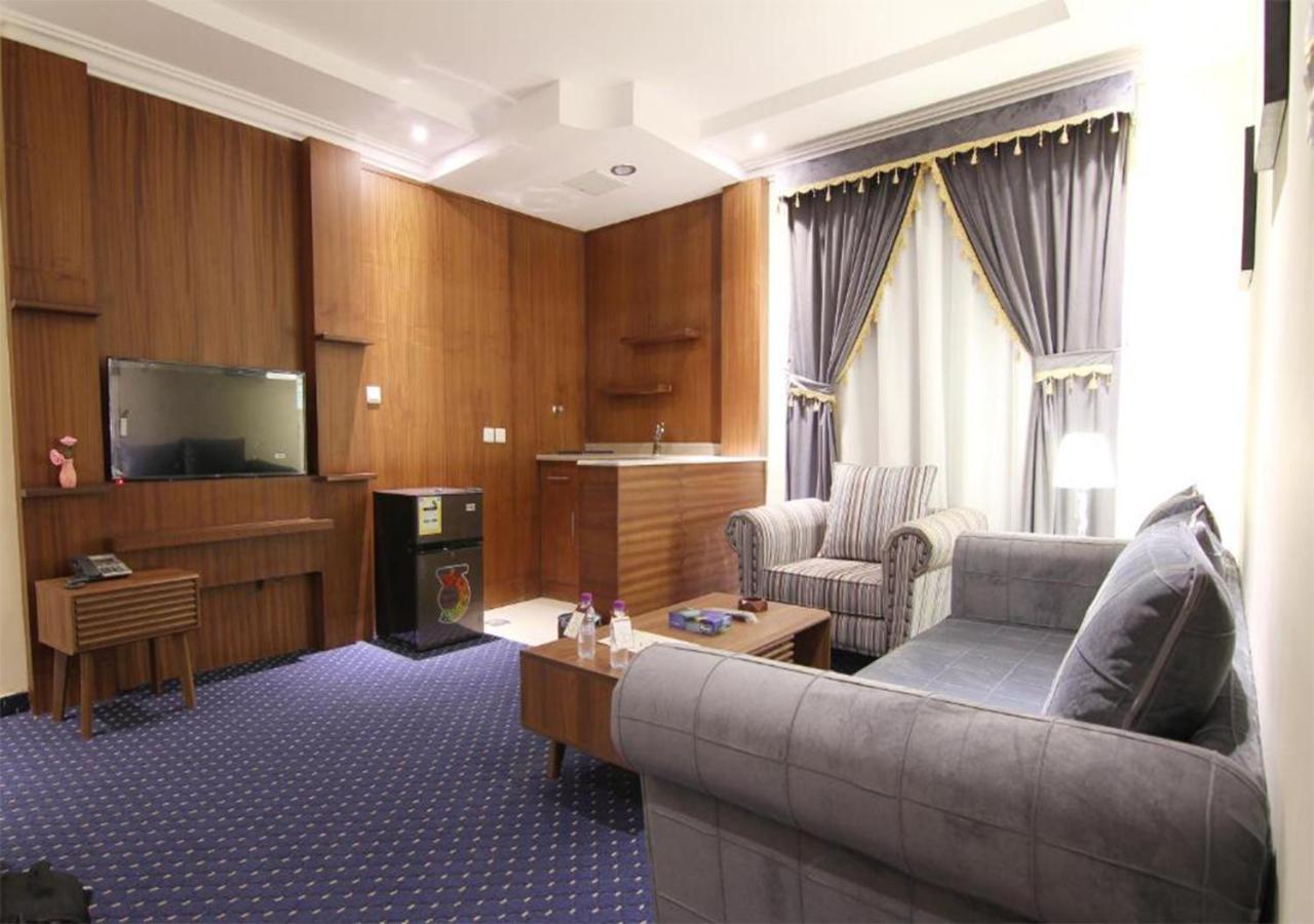 هذا منزلى الحمراء Riyadh Exterior photo