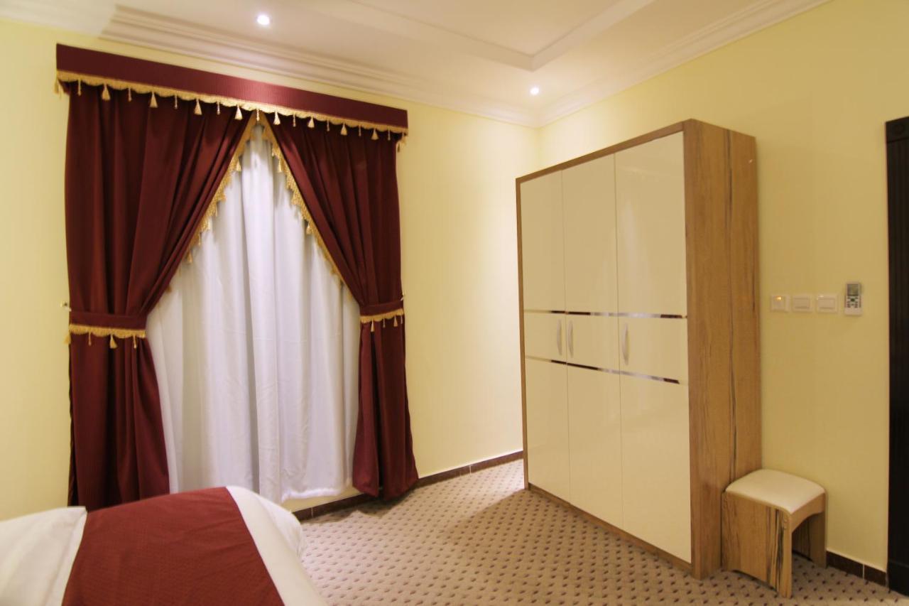 هذا منزلى الحمراء Riyadh Exterior photo