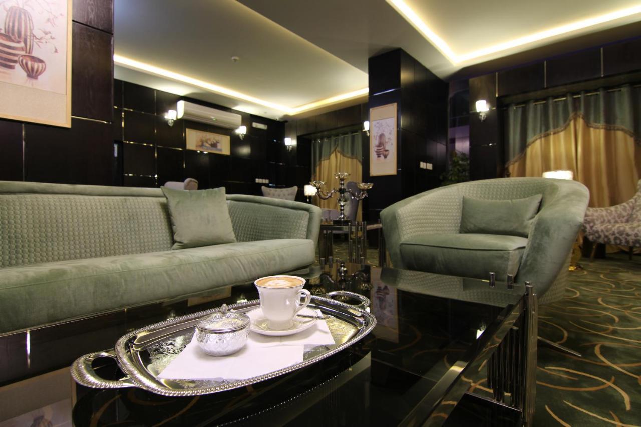 هذا منزلى الحمراء Riyadh Exterior photo