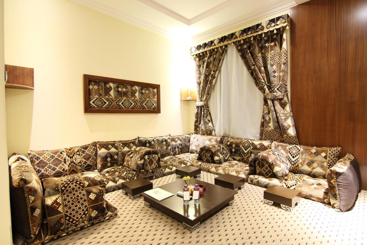 هذا منزلى الحمراء Riyadh Exterior photo