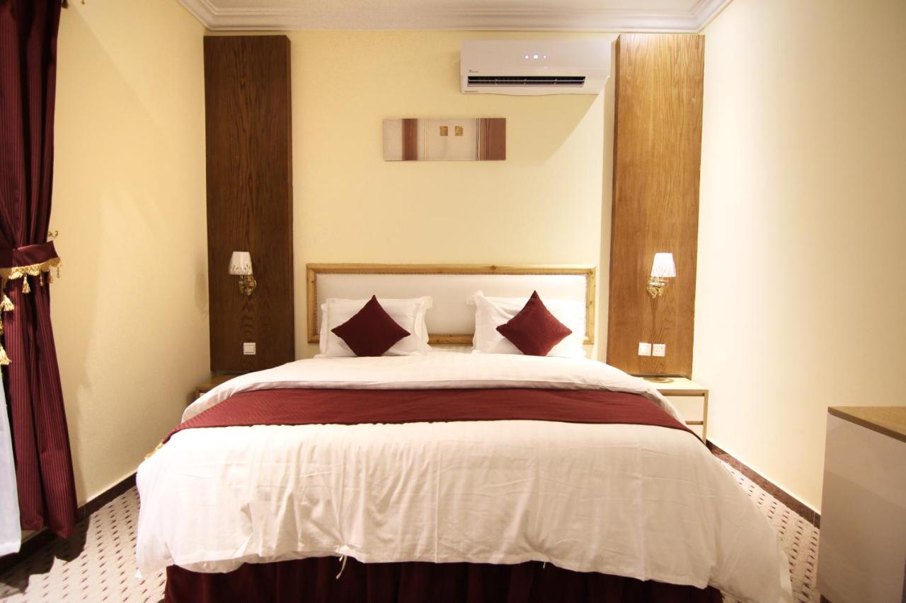 هذا منزلى الحمراء Riyadh Exterior photo
