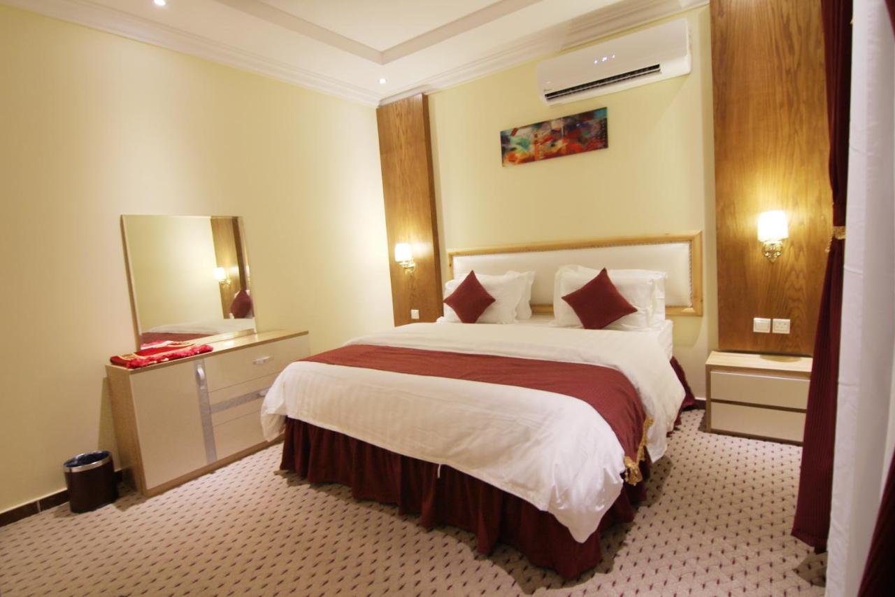 هذا منزلى الحمراء Riyadh Exterior photo