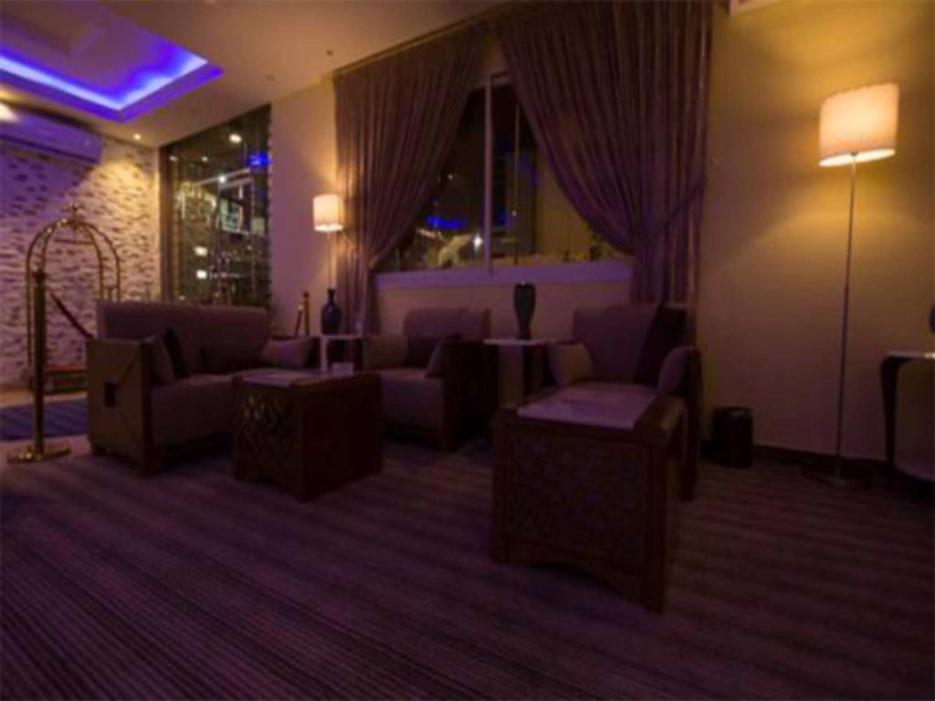 هذا منزلى الحمراء Riyadh Exterior photo